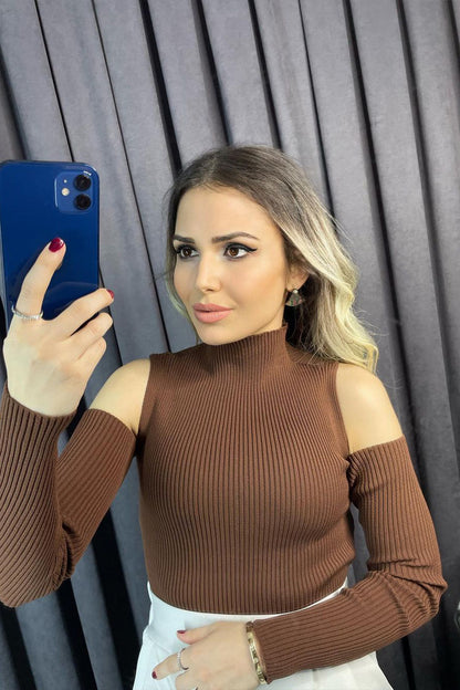 Omuz Detaylı Kahve Bluz